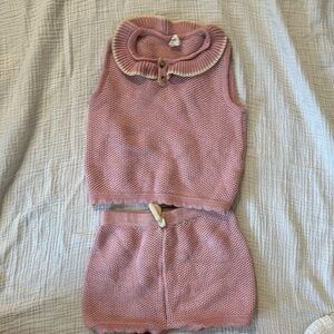 Pink knitted two-piece outfit. By tun tun size 18-24 month